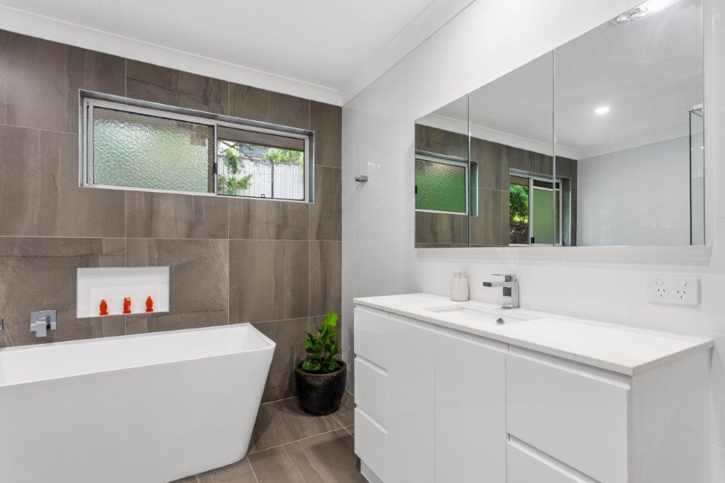 Grey Tile Family Bathroom