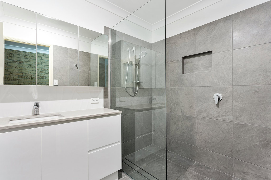 Browning Boulevard Bathroom